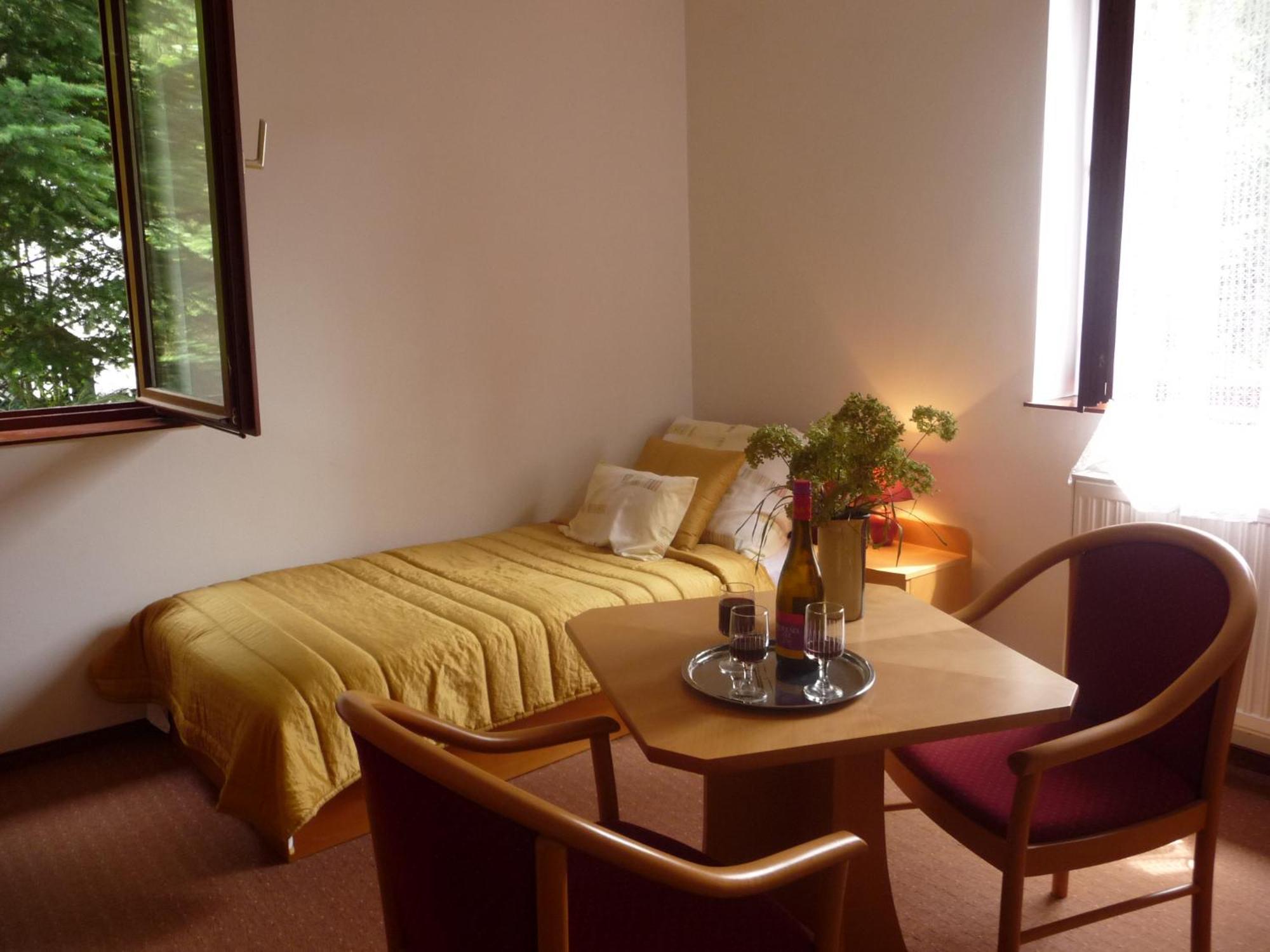 Balaton Art Guesthouse Balatonszárszó Εξωτερικό φωτογραφία