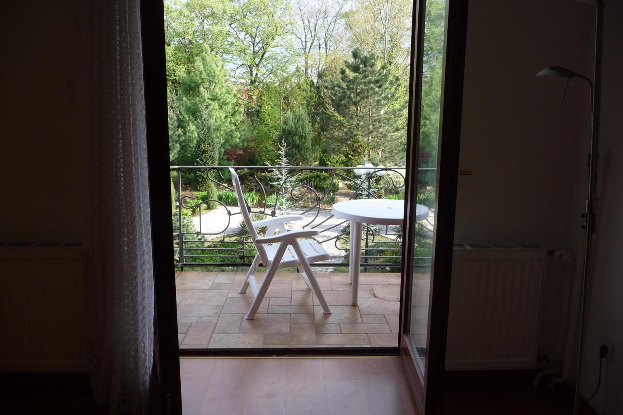 Balaton Art Guesthouse Balatonszárszó Εξωτερικό φωτογραφία